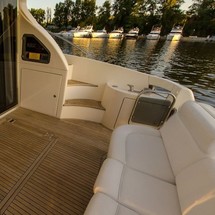 Azimut 46
