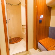 Azimut 46