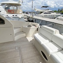 Azimut 46