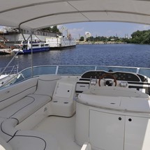 Maxum 2400