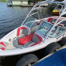 Super Air Nautique 210