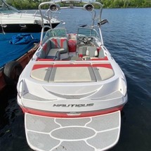 Super Air Nautique 210