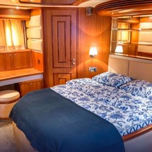 Majesty yachts gulf craft 66