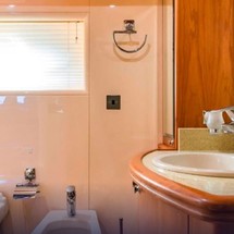 Majesty yachts gulf craft 66