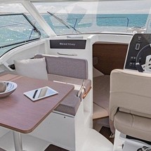 Beneteau Antares 8