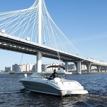 Sea ray 225 weekender