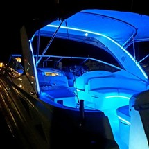 Cruisers Yachts 330 Express