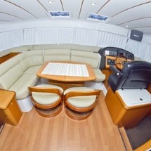 Lagoon Power 43