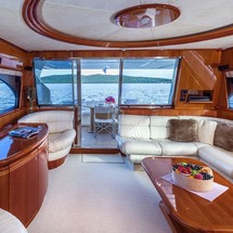 Ferretti 730