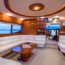 Ferretti 730