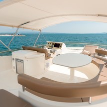 Ferretti 730