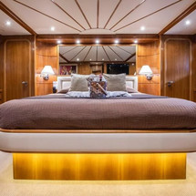 Falcon Yachts 90