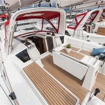 Beneteau Oceanis 38