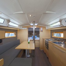 Beneteau Oceanis 38