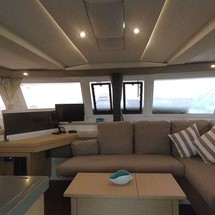 Fountaine Pajot Lucia 40