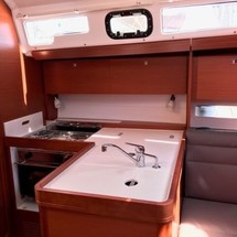 Dufour 350