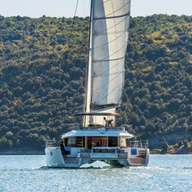 Lagoon 560