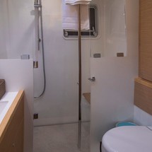 Lagoon 560