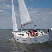 Dufour 360