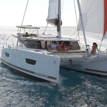 Fountaine Pajot Lucia 40