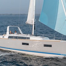 Beneteau Oceanis 38