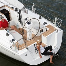 Hanse 325