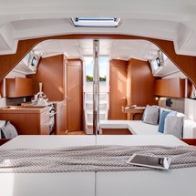 Beneteau Oceanis 38