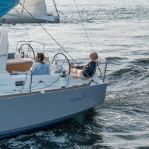Beneteau Oceanis 38