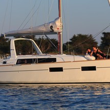 Beneteau Oceanis 35