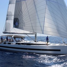 Beneteau Oceanis Yacht 62