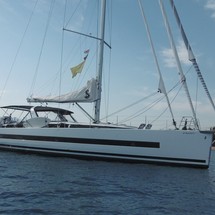 Beneteau Oceanis Yacht 62