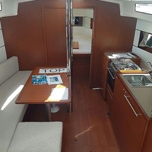 Beneteau Oceanis 38.1
