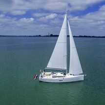 Dufour 360