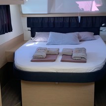 Fountaine Pajot Lucia 40