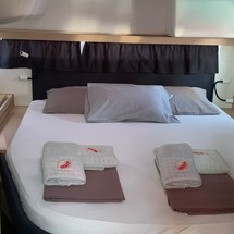 Fountaine Pajot Lucia 40