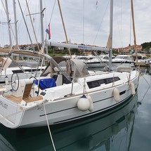 Dufour 382