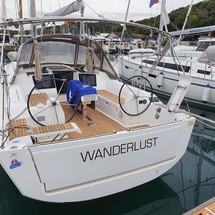 Dufour 382