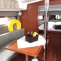 Beneteau Oceanis 38