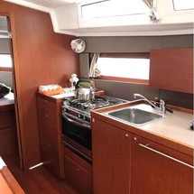 Beneteau Oceanis 38