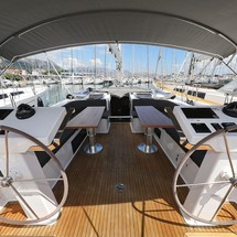 Hanse 548