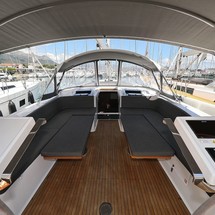 Hanse 548