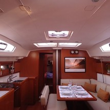 Beneteau Oceanis 43