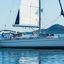 Bavaria 44