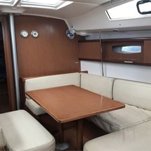 Beneteau Oceanis 43