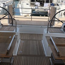 Beneteau Oceanis Yacht 62