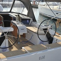 Dufour 360