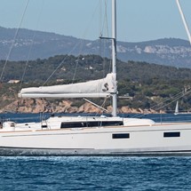 Beneteau Oceanis 38