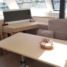 Fountaine Pajot Lucia 40
