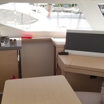 Fountaine Pajot Lucia 40