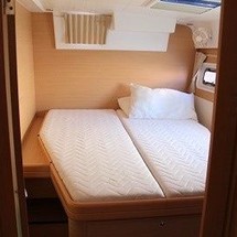 Lagoon 421